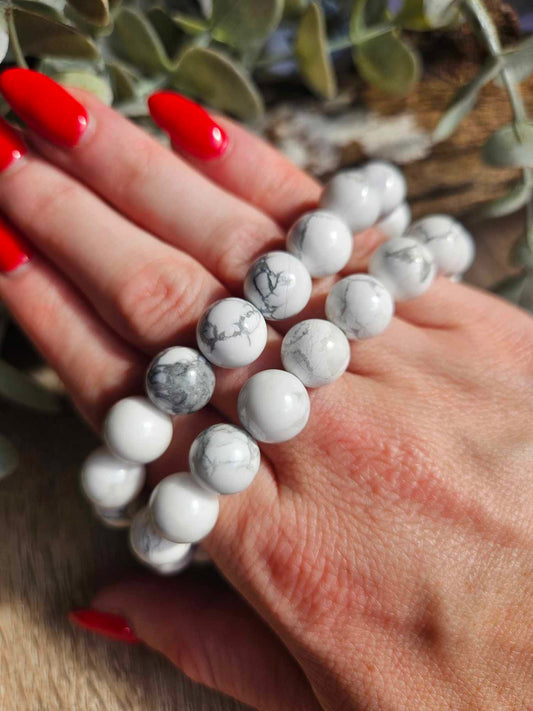 WHITE HOWLITE BRACELET