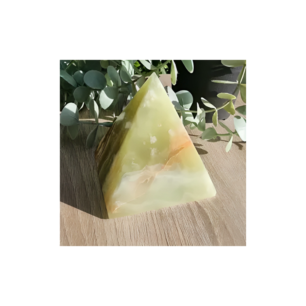 GREEN ONXY PYRAMID