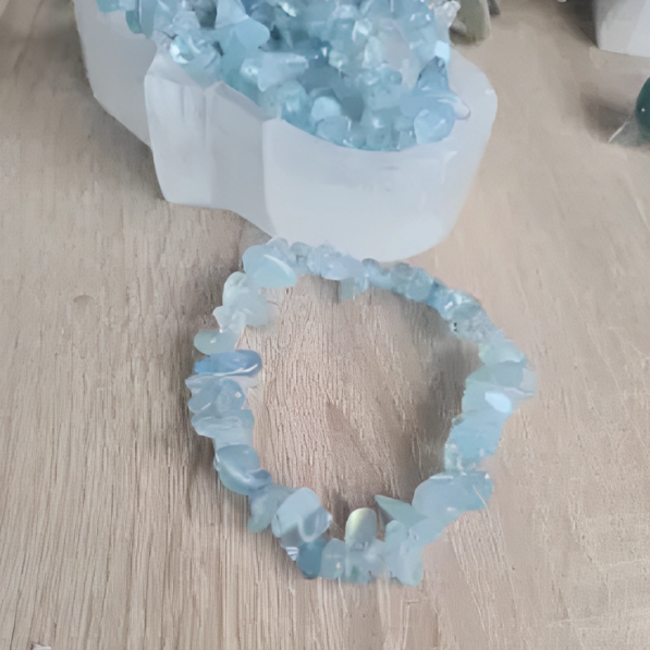 Aquamarine Chip Bracelet – Soothing Crystal for Calm & Communication
