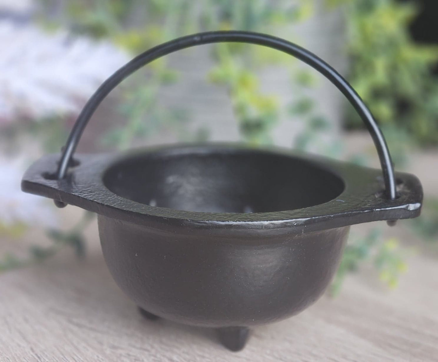Cast Iron Cauldron – Ritual Tool for Burning Herbs, Resins & Spellwork
