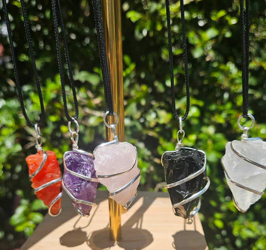 NATURAL STONE WIRE ART PENDANT
