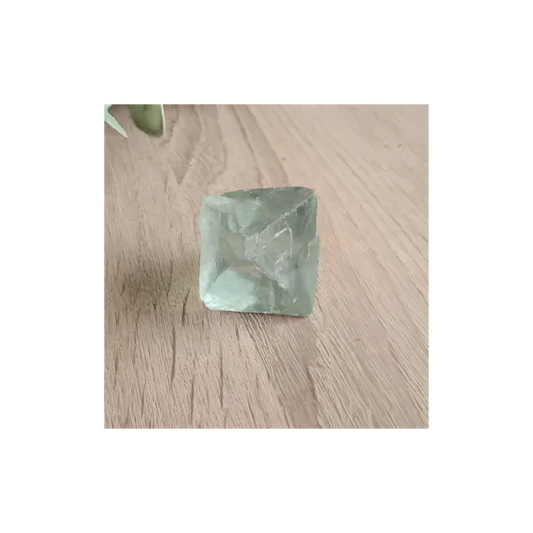 Fluorite Octahedron – Crystal for Focus, Mental Clarity & Spiritual Balance