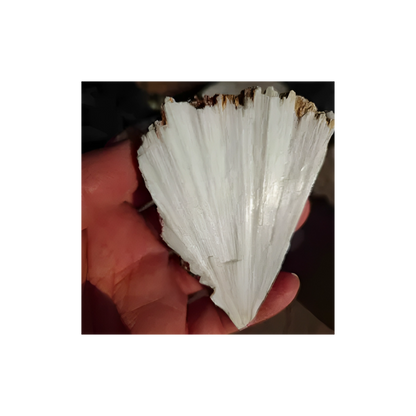 Scolecite Raw Stone – High Vibration Crystal for Inner Peace & Spiritual Awakening