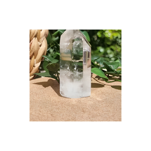 CLEAR QUARTZ POINT 1